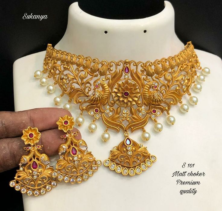 Gold Pearl Super Necklace